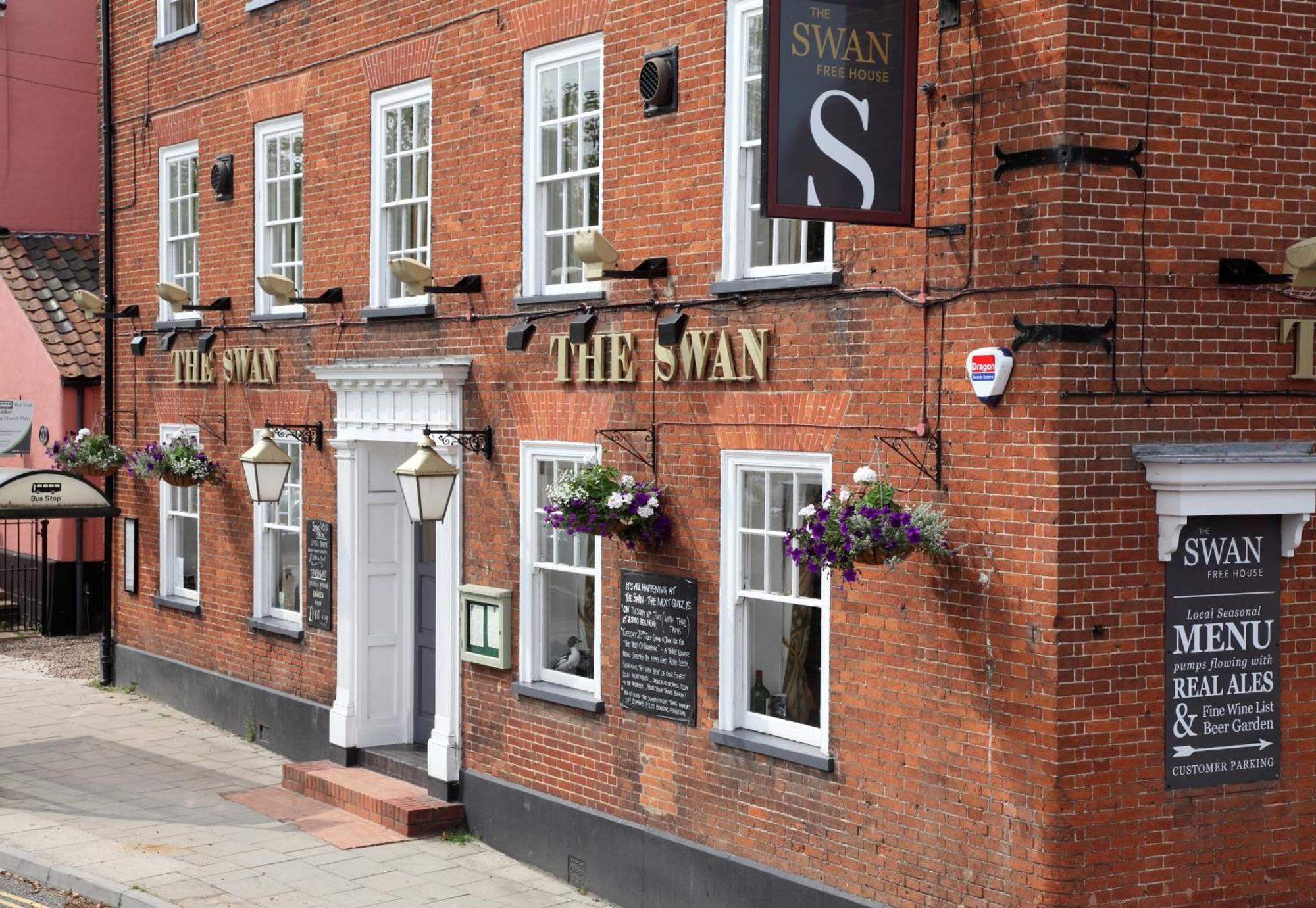 The Loddon Swan Bed & Breakfast Ngoại thất bức ảnh